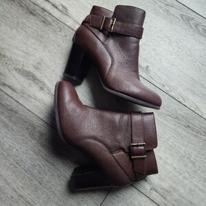 NWOT Vionic 'Alison' brown boots Size 8.5 wide zip weatherproof! 3.1" heel